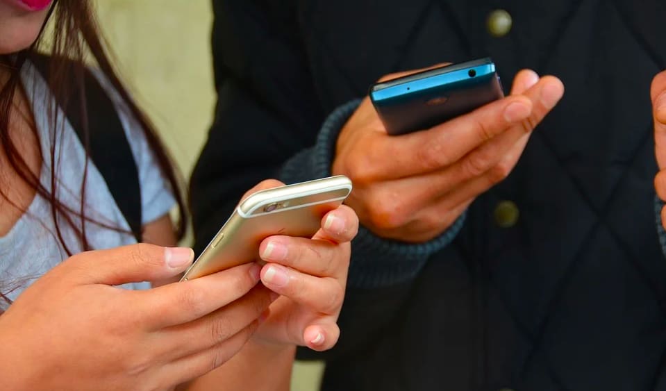 Usuários reclamam de problema de internet e telefonia da Claro
