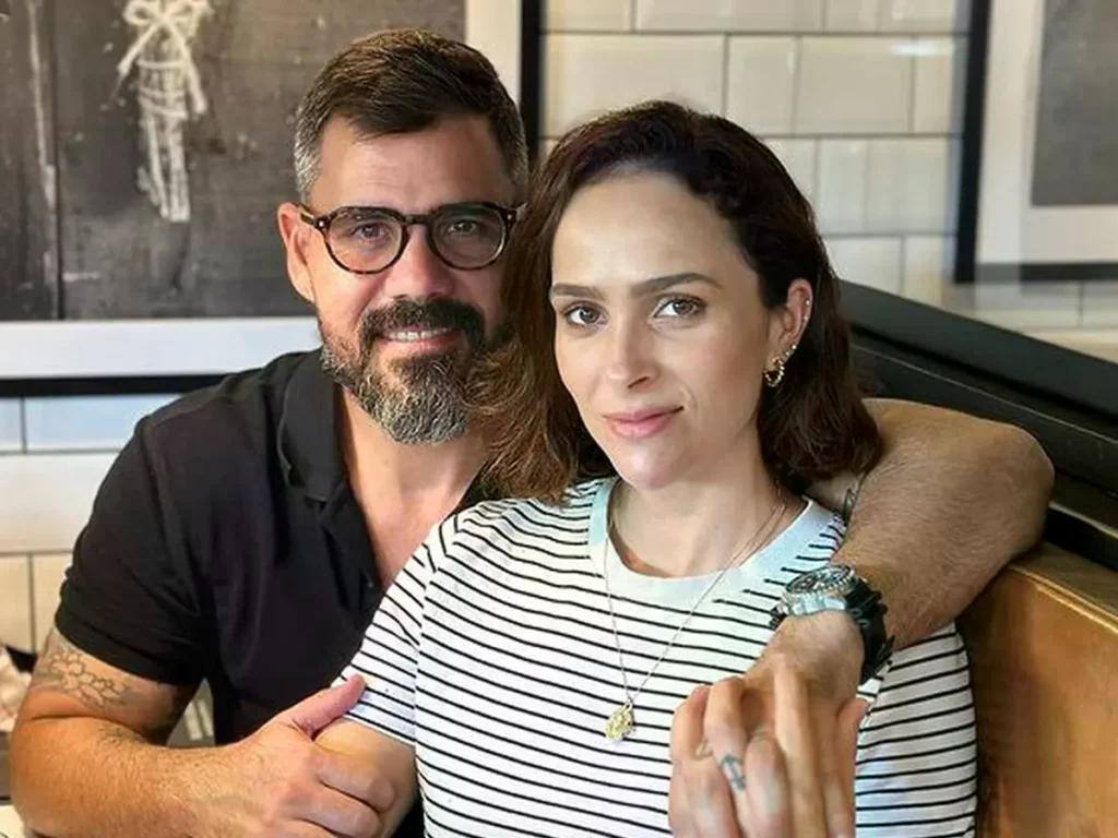 Grávida, esposa de Juliano Cazarré revela nome do sexto filho na web
