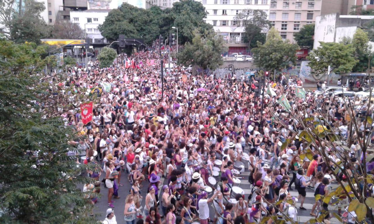 Atos contra e a favor de Bolsonaro reúnem eleitores em Belo Horizonte