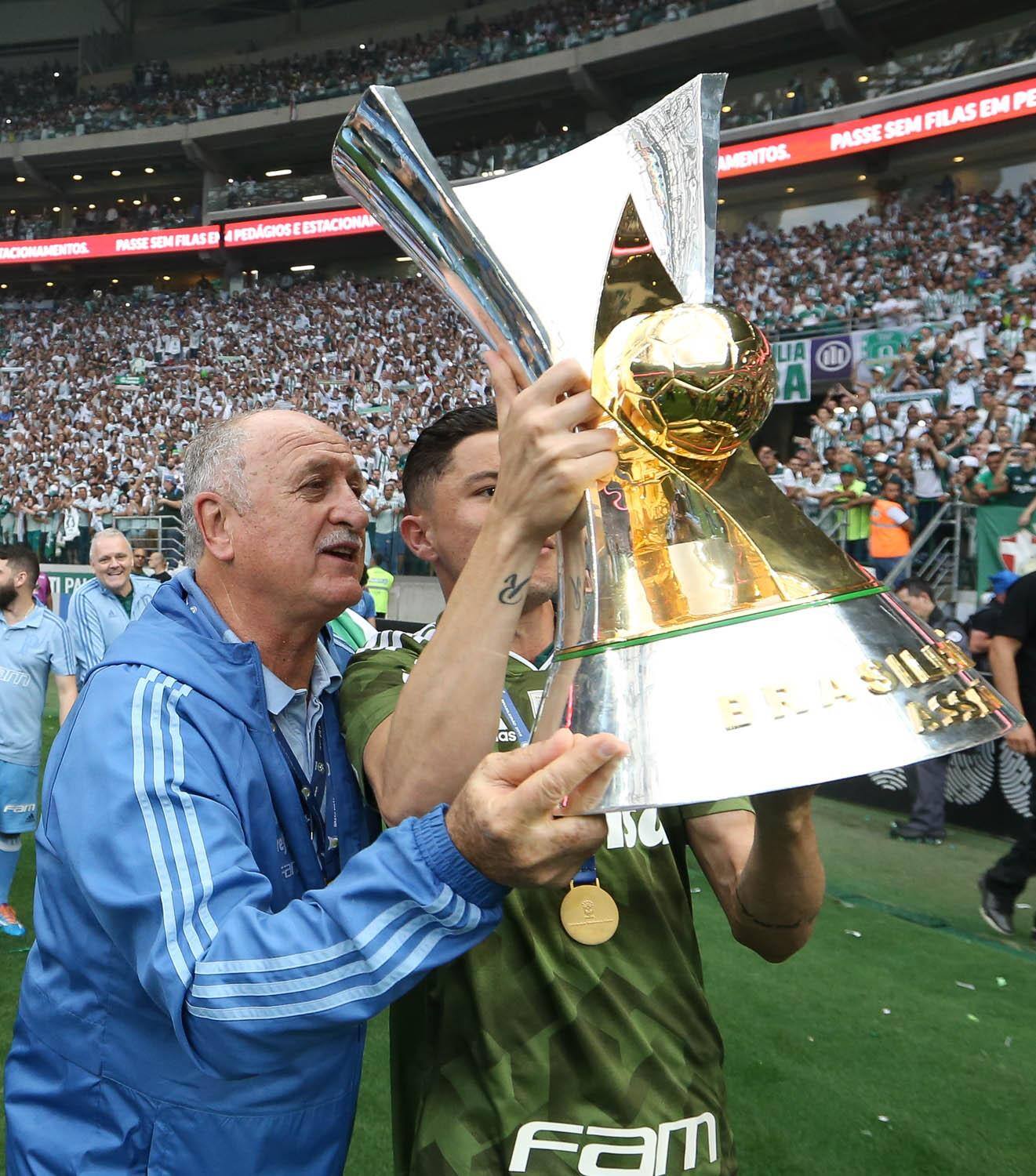 Felipão confirma oferta para assumir Colômbia e diz que vai pensar