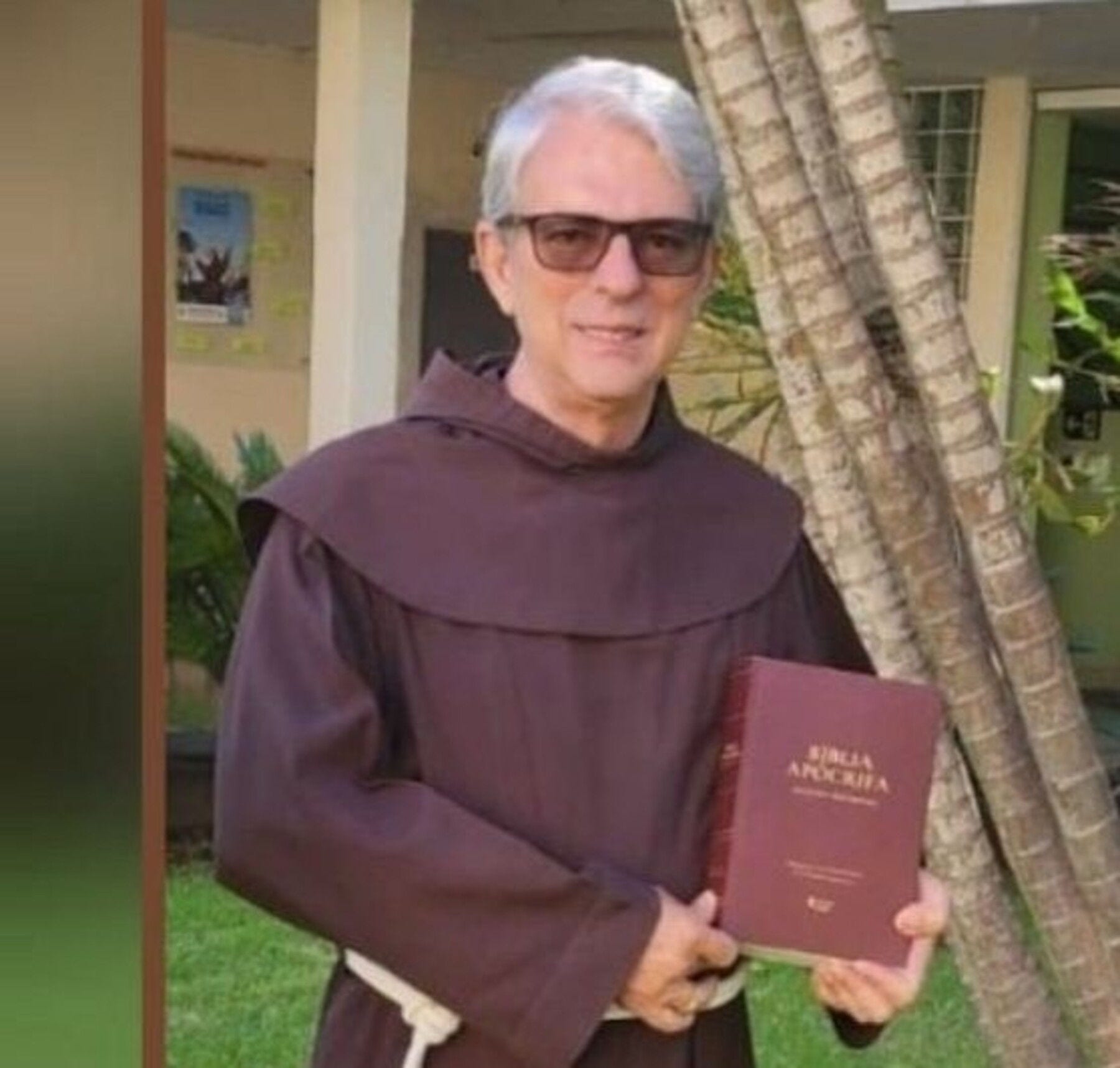 Após duas décadas de trabalho, frei Jacir de Freitas lança “Bíblia Apócrifa: Segundo Testamento”