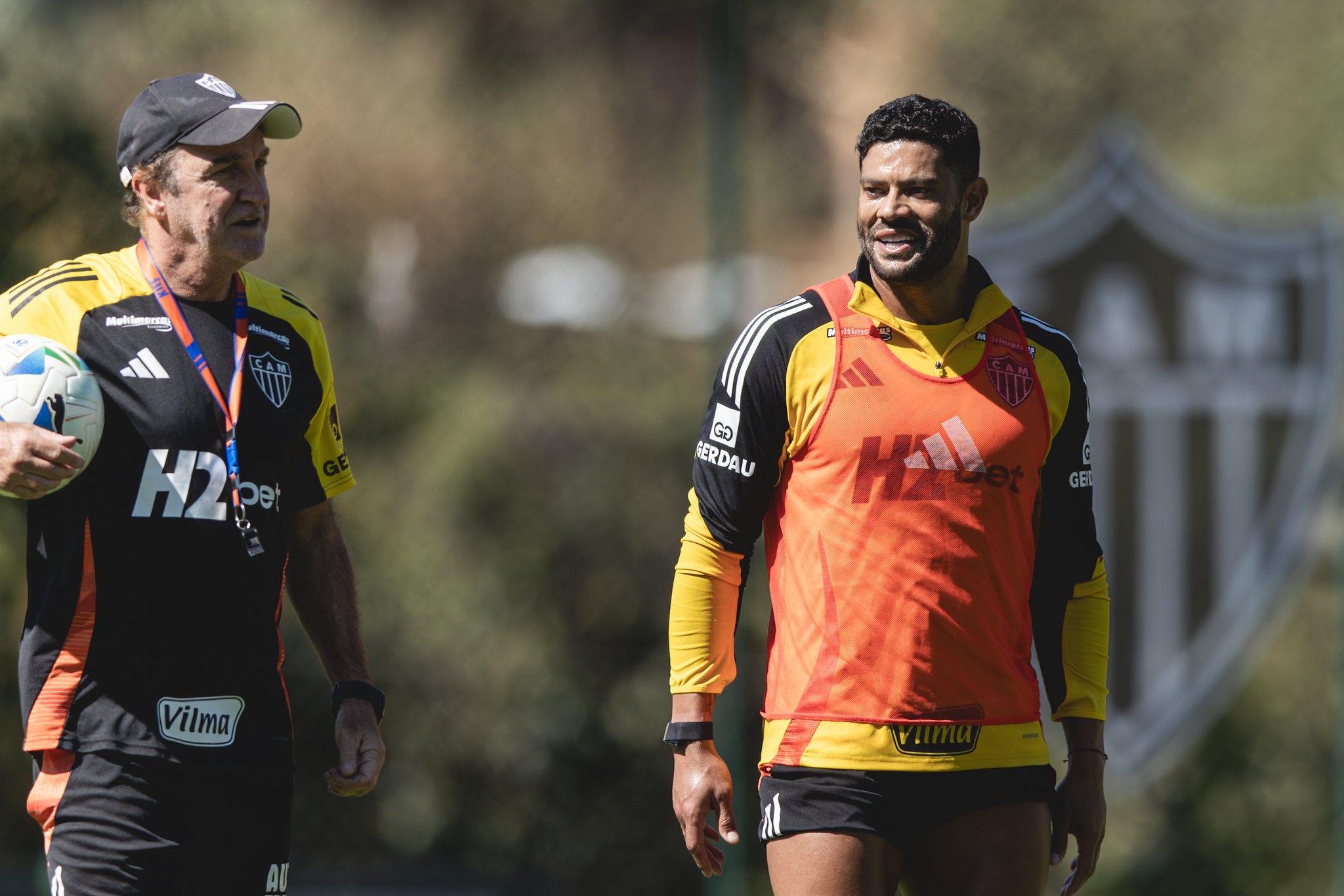 Hulk e Cuca em treino do Galo