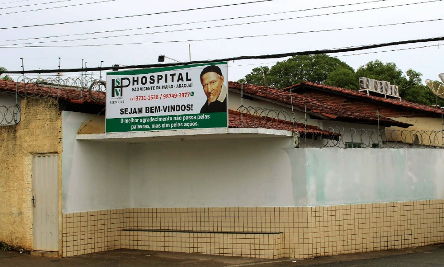 Feto foi encontrado no banheiro do hospital do município