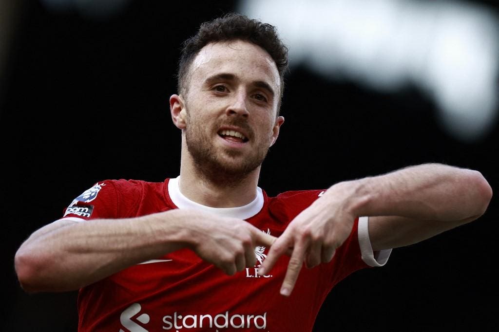 Diogo Jota com a camisa do Liverpool