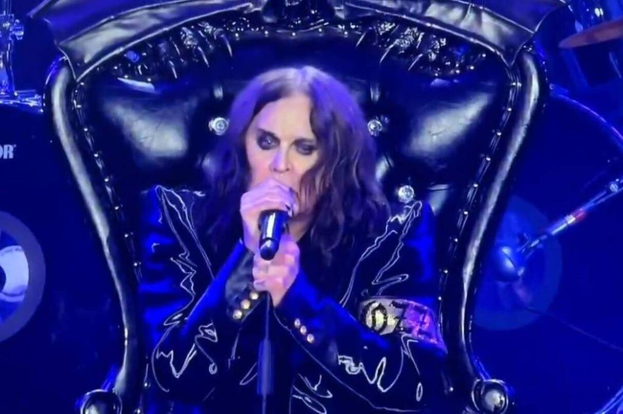 Ozzy Osbourne canta 'Mama, I'm Coming Home' em seu show de despedida 
