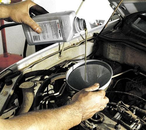 Limite A troca de óleo deve ser feita no prazo estabelecido pela montadora e nunca deve passar de um ano