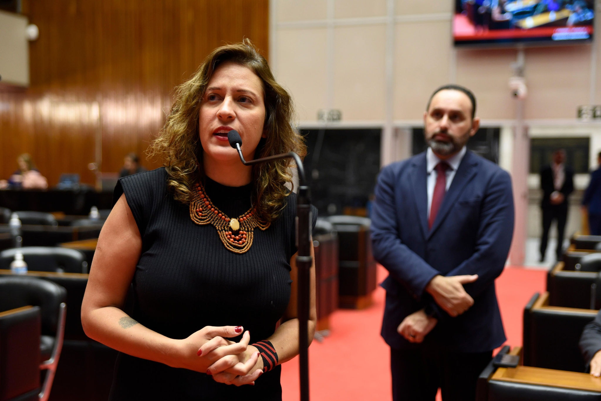 A deputada Bella Gonçalves (PSOL) foi a responsável por encabeçar a representação assinada por outros 14 dos 20 parlamentares da oposição ao governador Romeu Zema (Novo) na ALMG