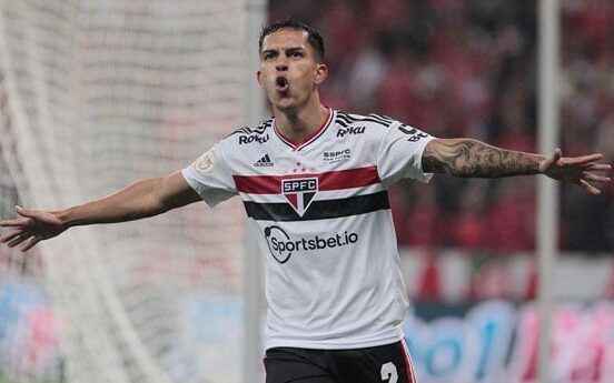 Igor Vinícius, lateral-direito do São Paulo (Foto: Rubens Chiri/saopaulofc.net)