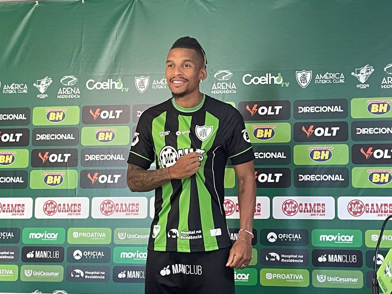 Jogador de 31 anos estava atuando pelo Sport