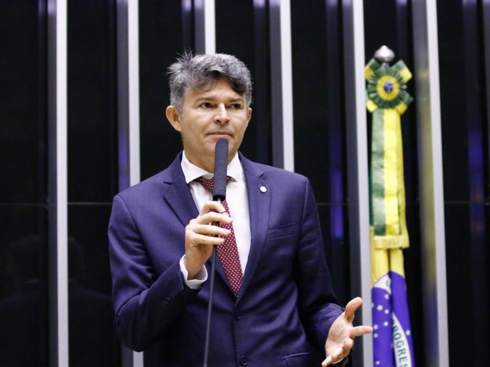 José Medeiros é mais um deputado a ter sua conta derrubada por decisão judicial