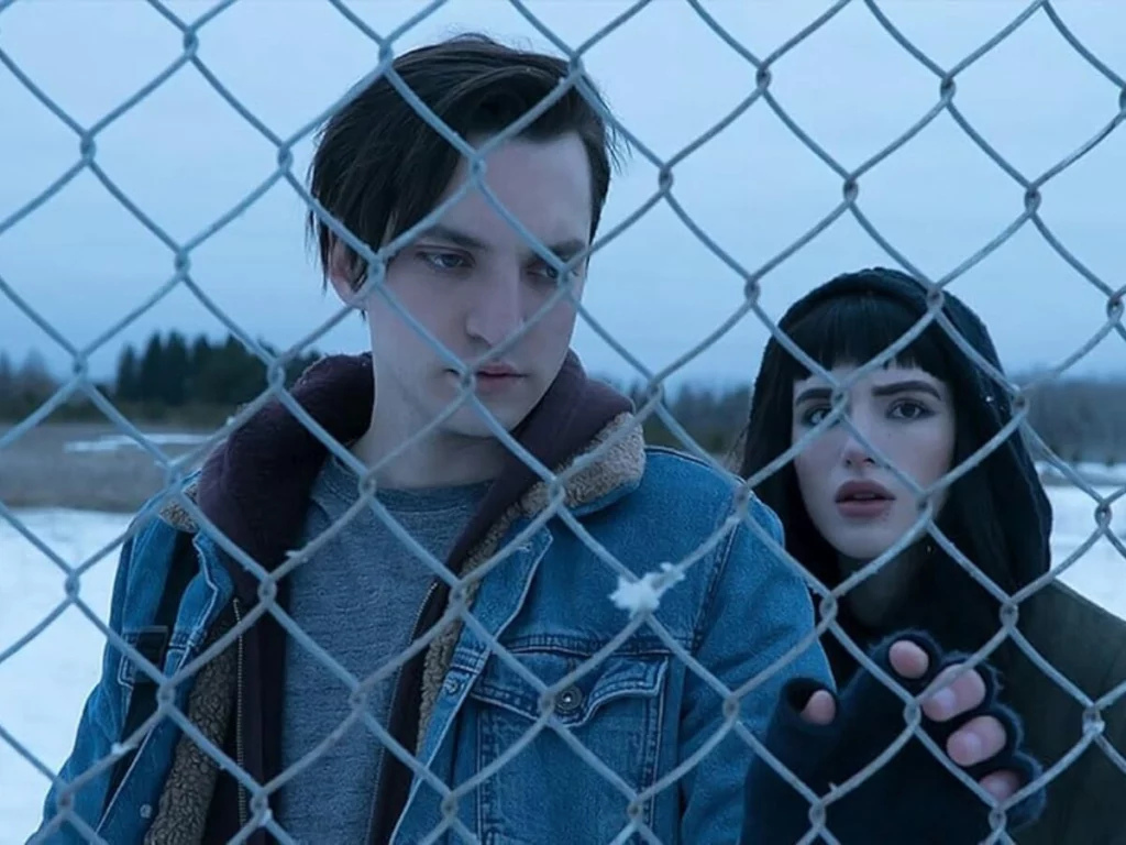 Suspense sobrenatural com Bella Thorne está disponível na Netflix