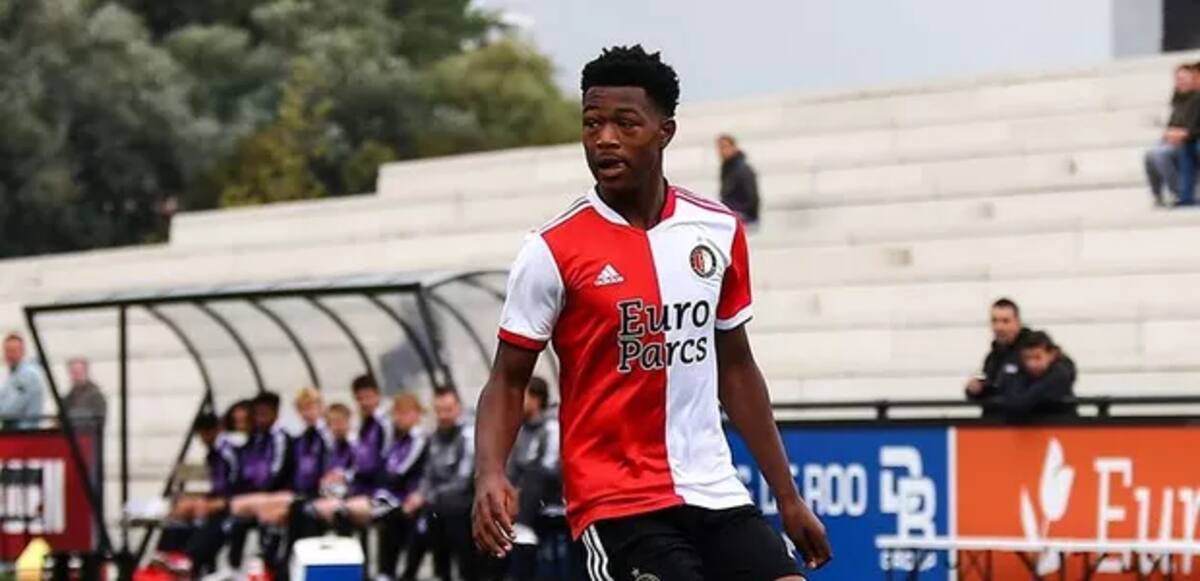 Zepiqueno Redmond joga na seleção de base da Holanda