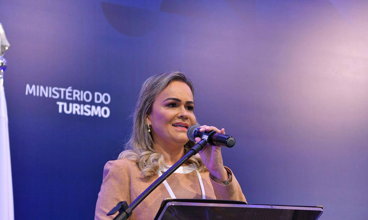 Na imagem, a então ministra do Turismo, Daniela Carneiro