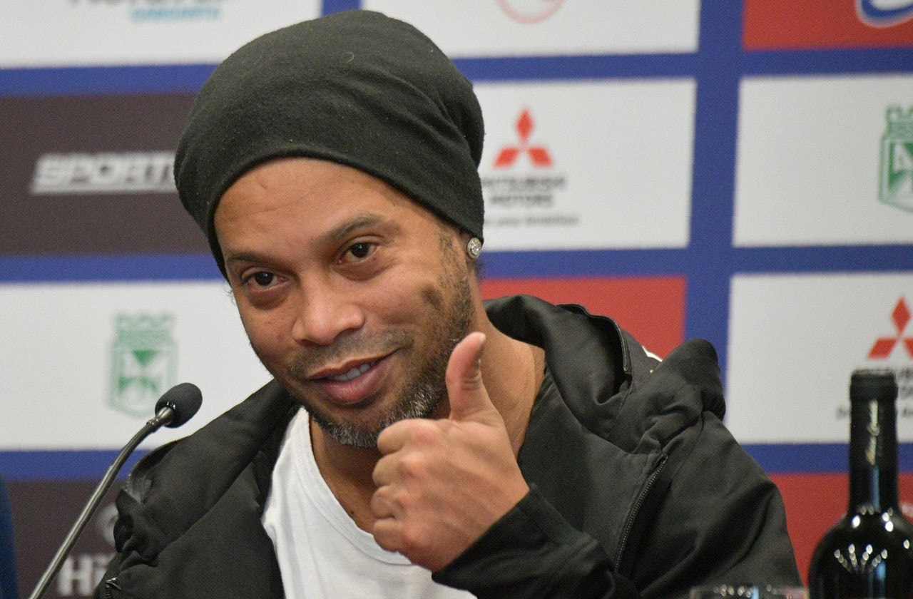 Ronaldinho Gaúcho ganhou tributo de crianças de Uganda