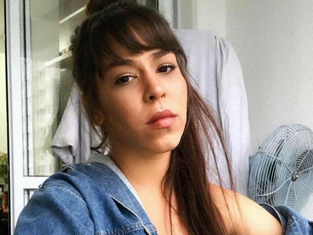 ‘Piloto’: Flora Matos escala topo do Spotify Brasil com música de 2018