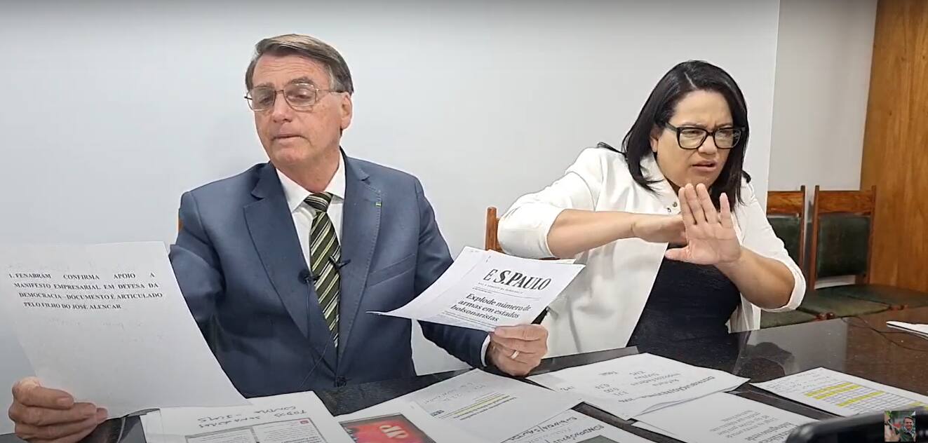 Bolsonaro fala sobre número de CACs e mortes violentas
