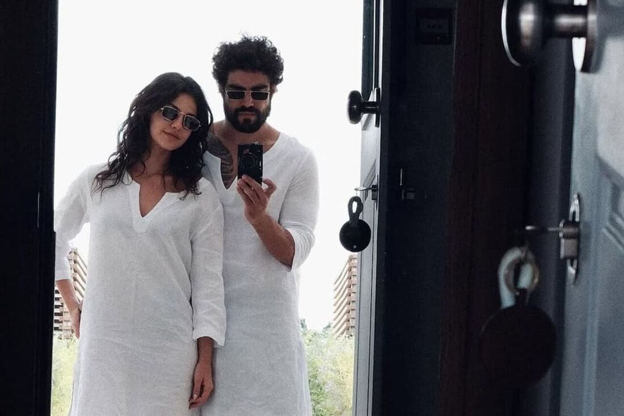 Os atores Caio Castro e Vitoria Bohn estão em Portugal