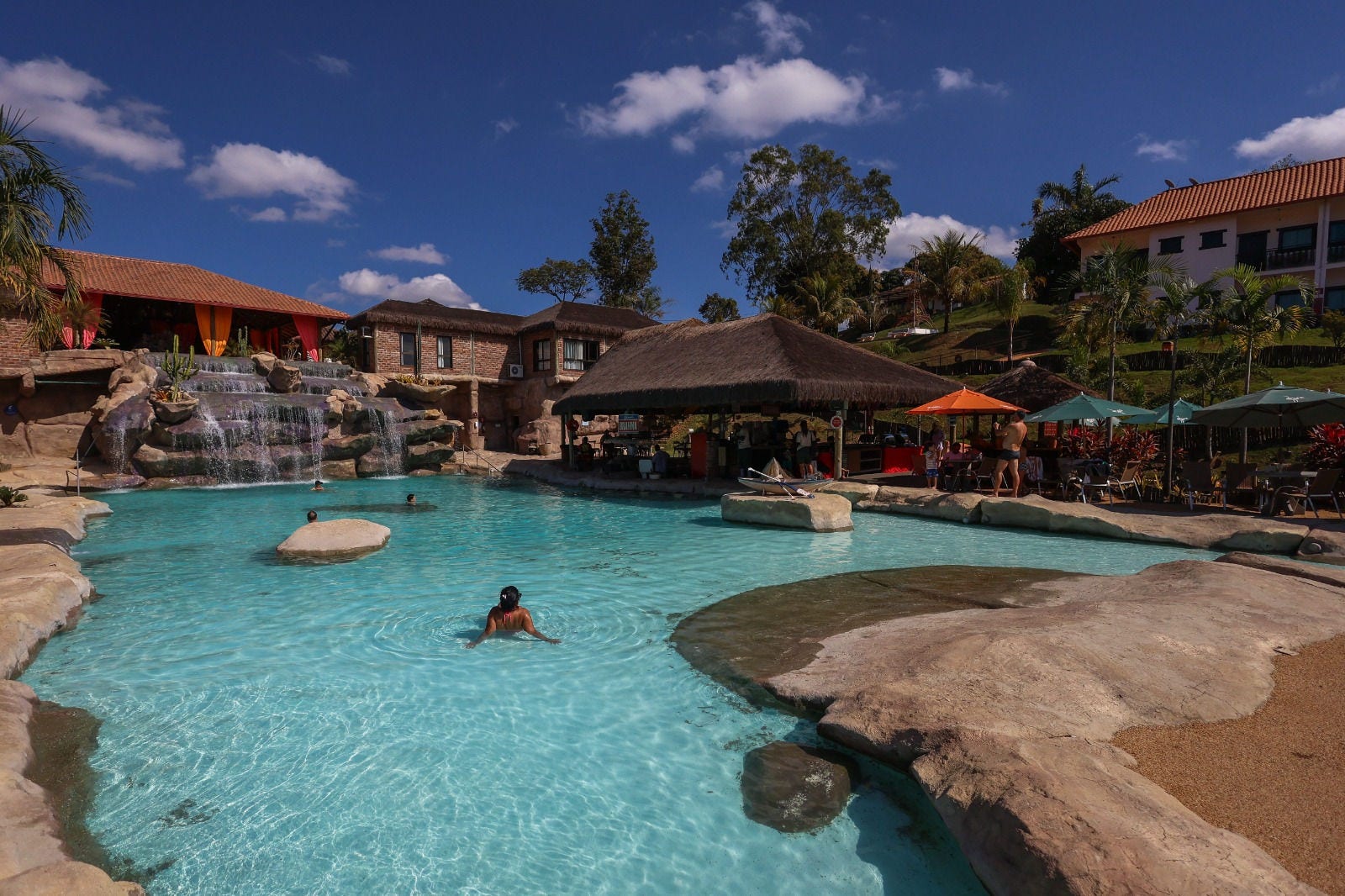 Hotel de lazer Parque do Avestruz fica em Esmeraldas, na Grande BH