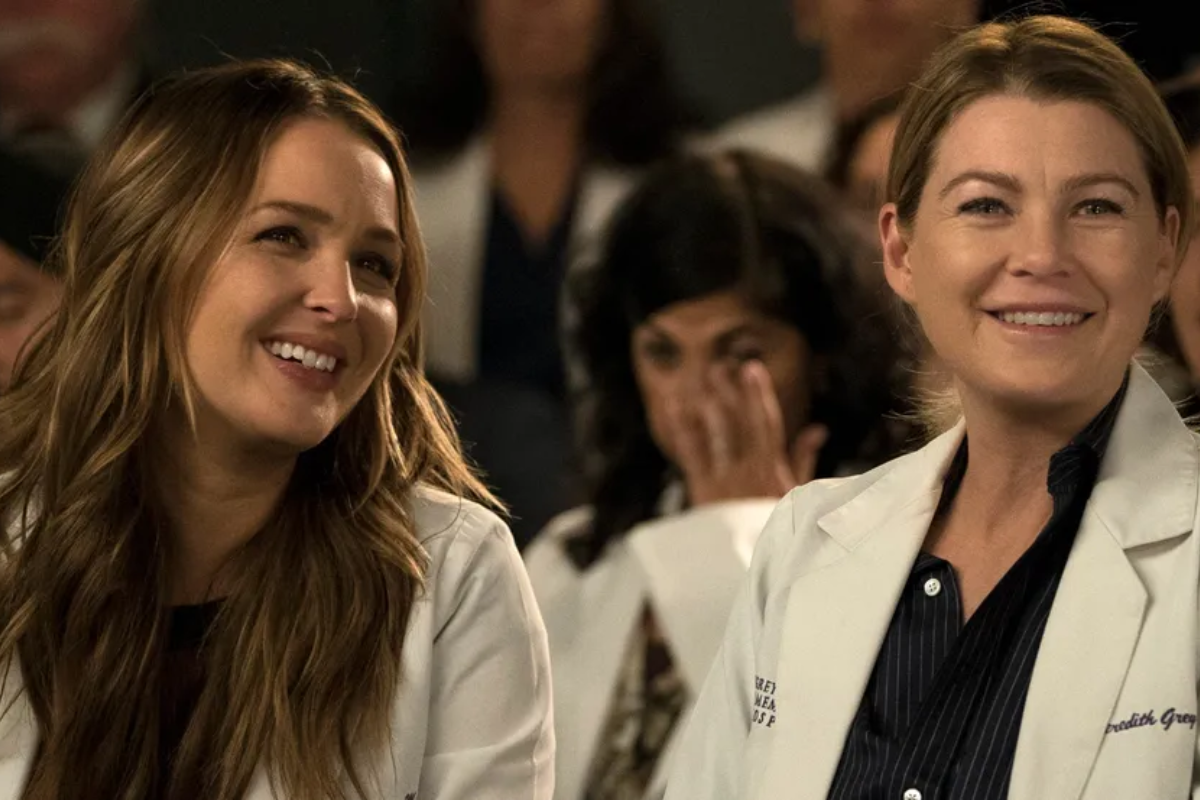Jo Wilson e Meredith Grey, personagens de 'Grey's Anatomy'