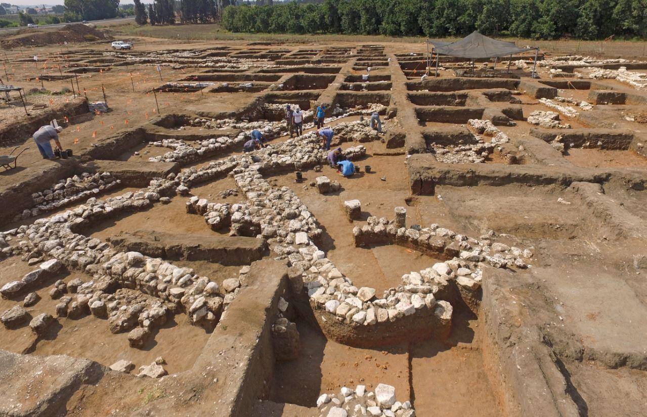 Em Israel, foi descoberta uma cidade construída há cerca de cinco mil anos