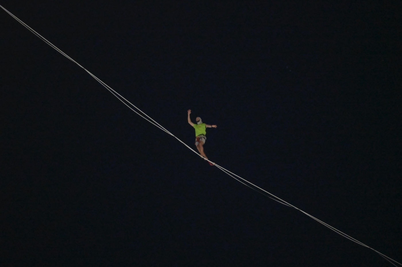 Virada Cultural de BH começa com Slackline a 70 metros de altura