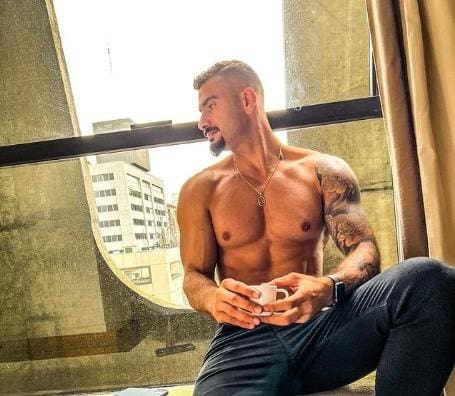 Nizam tem 13 tatuagens
