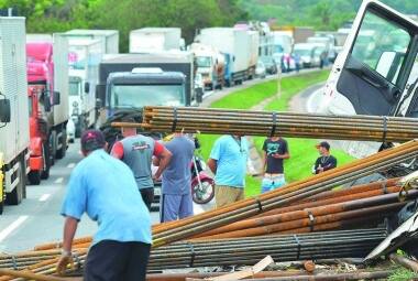 Ao menos 23 pessoas morreram em 43 km das BRs 381, 040, 262 e 116 no ano passado