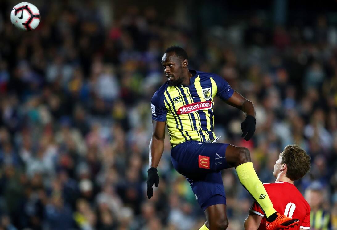 Bolt foi abençoado por Pelé para iniciar carreira de jogador