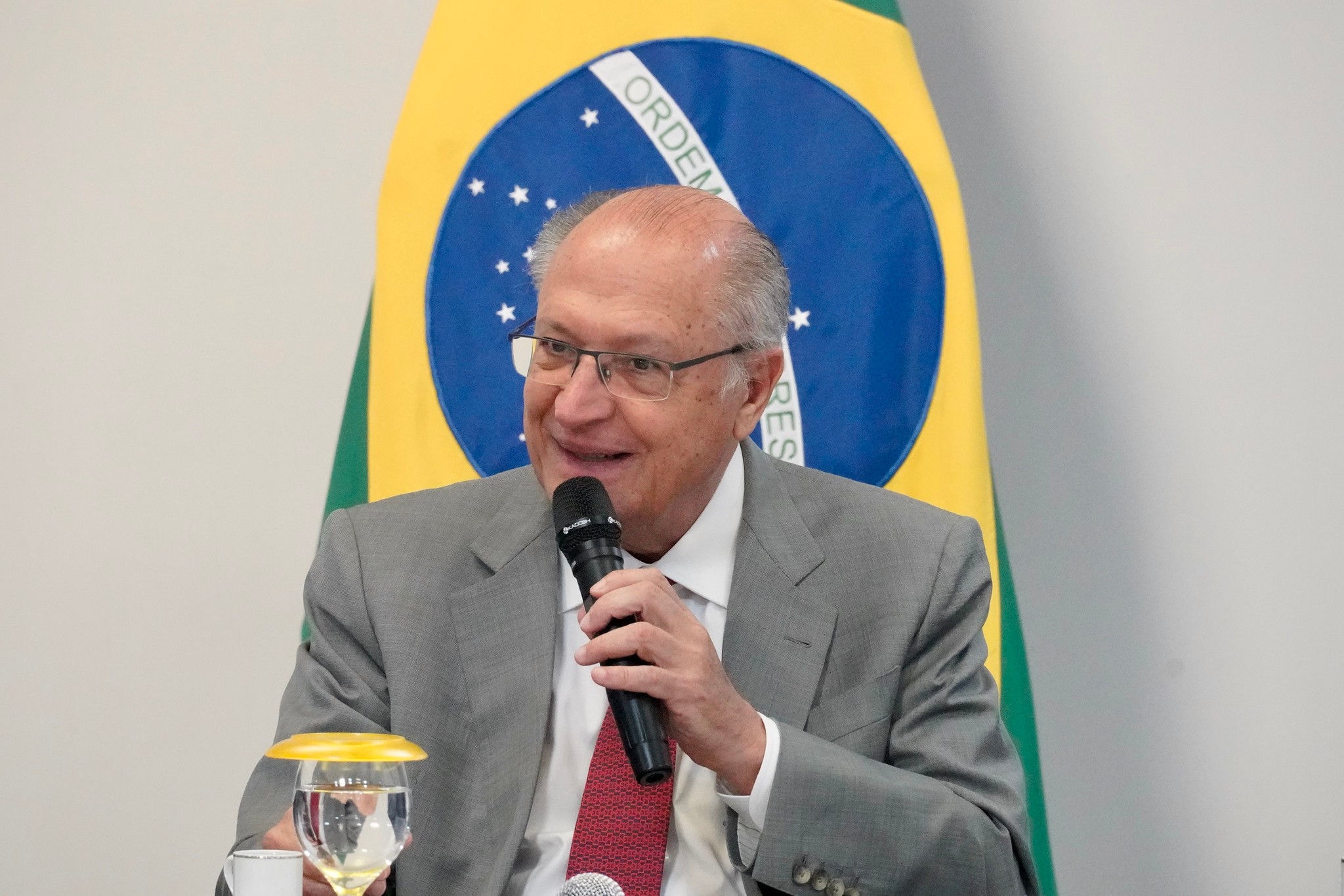 Vice-presidente Geraldo Alckmin coordena comitê criado pelo governo para debater com empresários tarifas de 50% anunciadas por Donald Trump ao Brasil