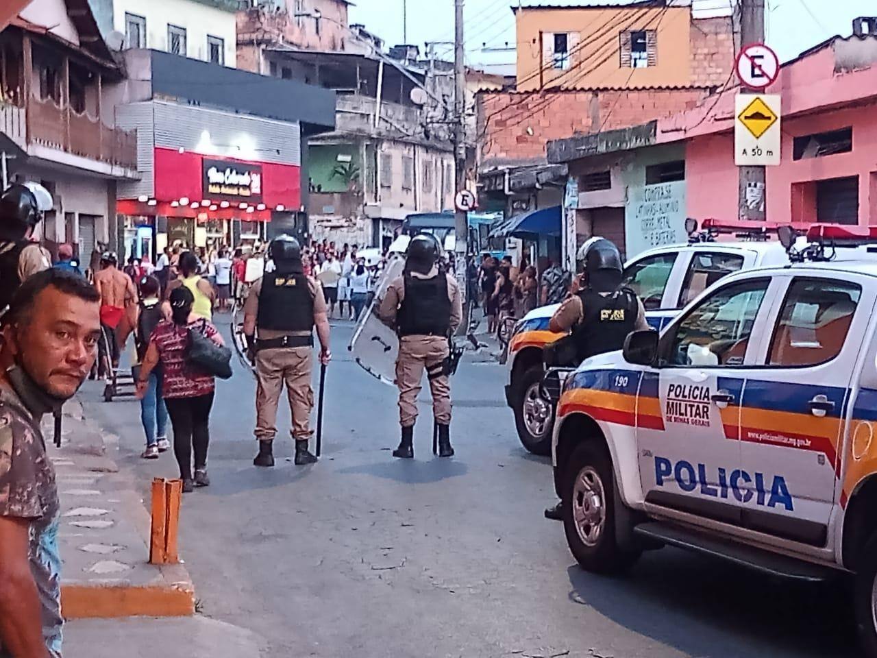 Protesto após morte de traficante no Cabana do Pai Tomás