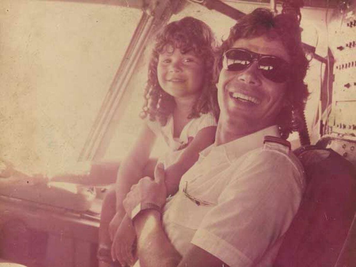 Wendy Evangelista ao lado do pai, o copiloto Salvador Evangelista