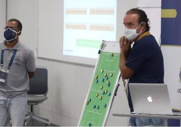 Cuca concluiu a etapa para obter a licença Pro, a mais alta graduação do curso oferecido pela CBF