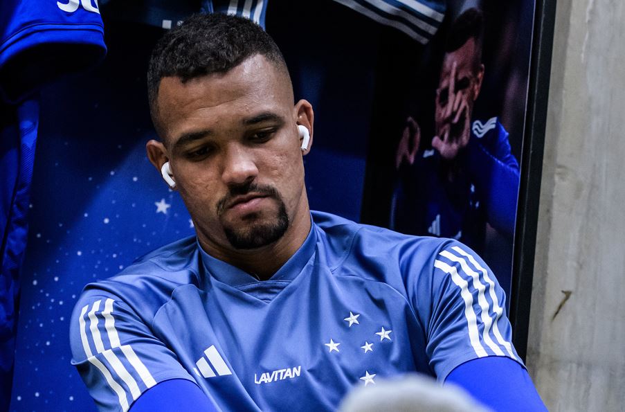 Zé Ivaldo se destaca, entre outros fatores, pela quantidade de cartões