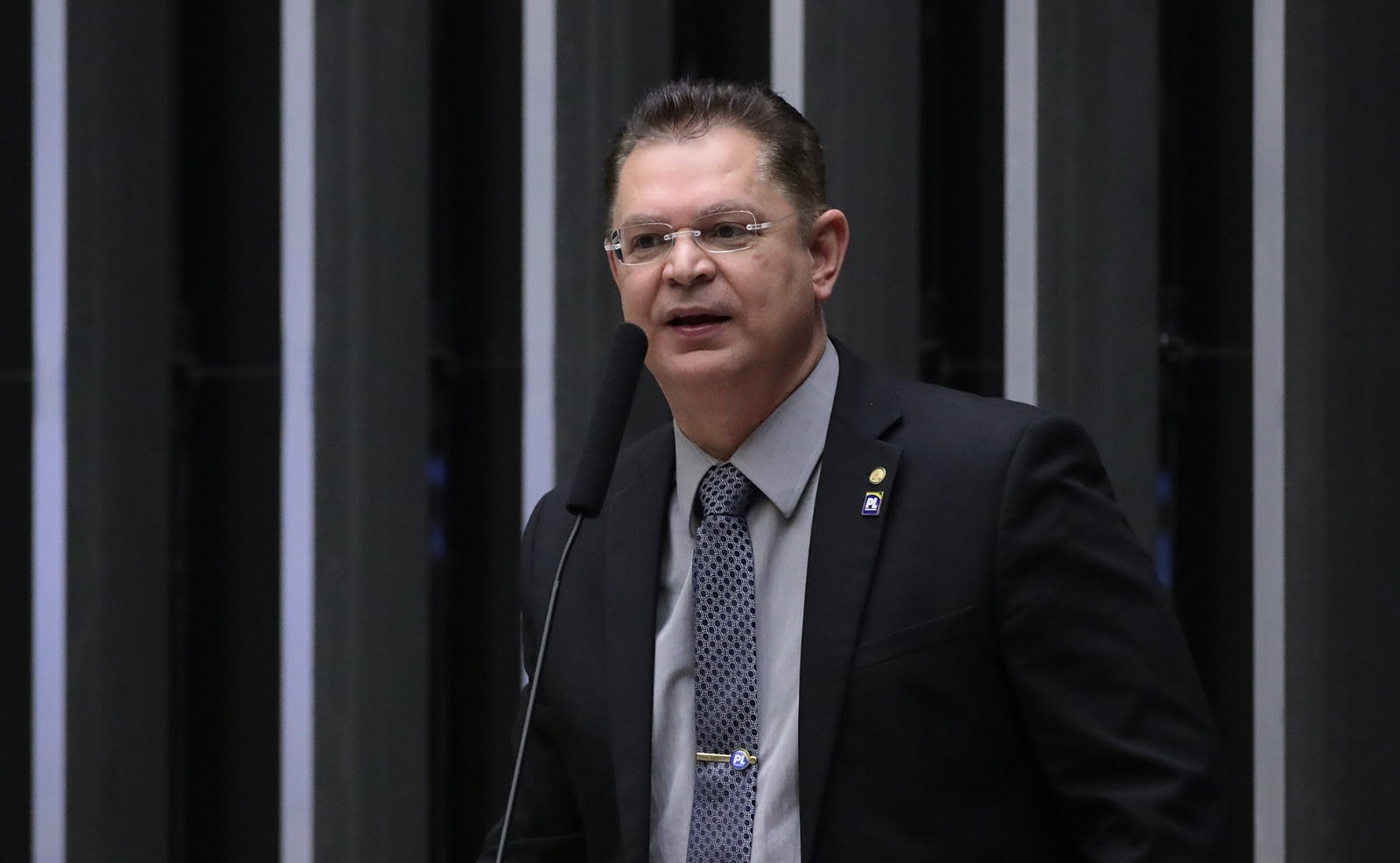 A moção de louvor a Donald Trump foi encabeçada pelo líder do PL, deputado Sóstenes Cavalcante