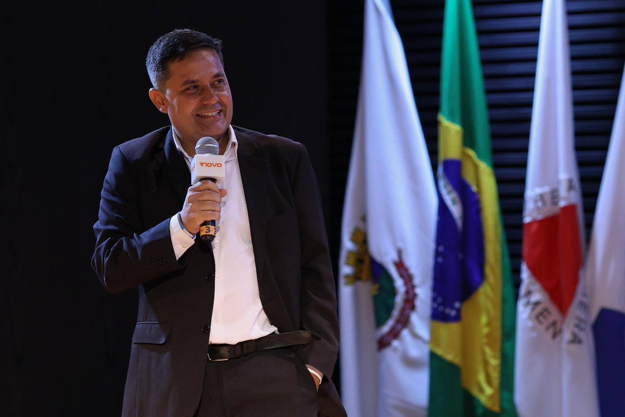 Christopher Laguna assumiu o comando do Novo em Minas