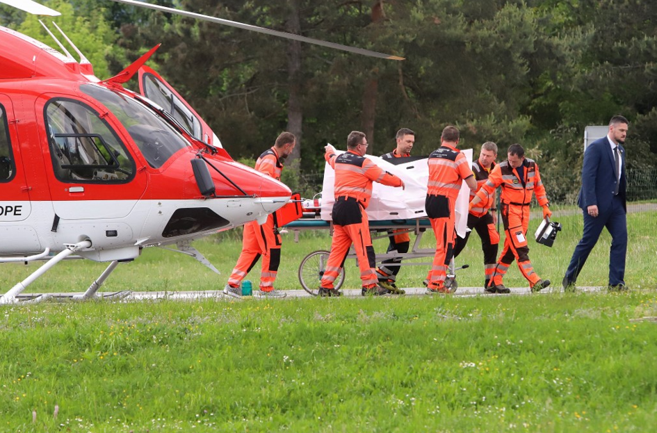 Robert Fico, primeiro-ministro da Eslováquia, foi levado ao hospital de helicóptero