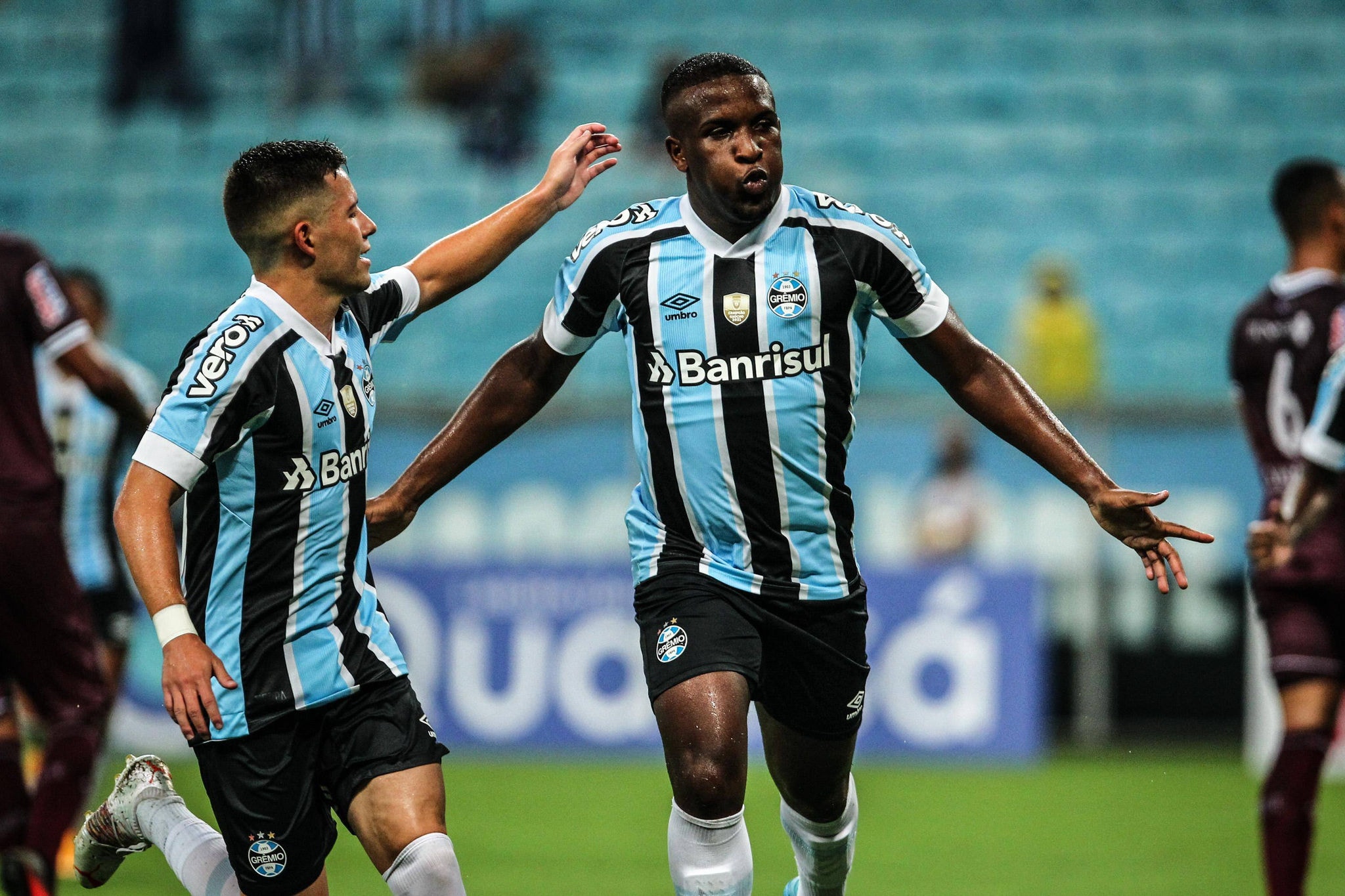 Elias foi o destaque do Grêmio na vitória contra o Caxias