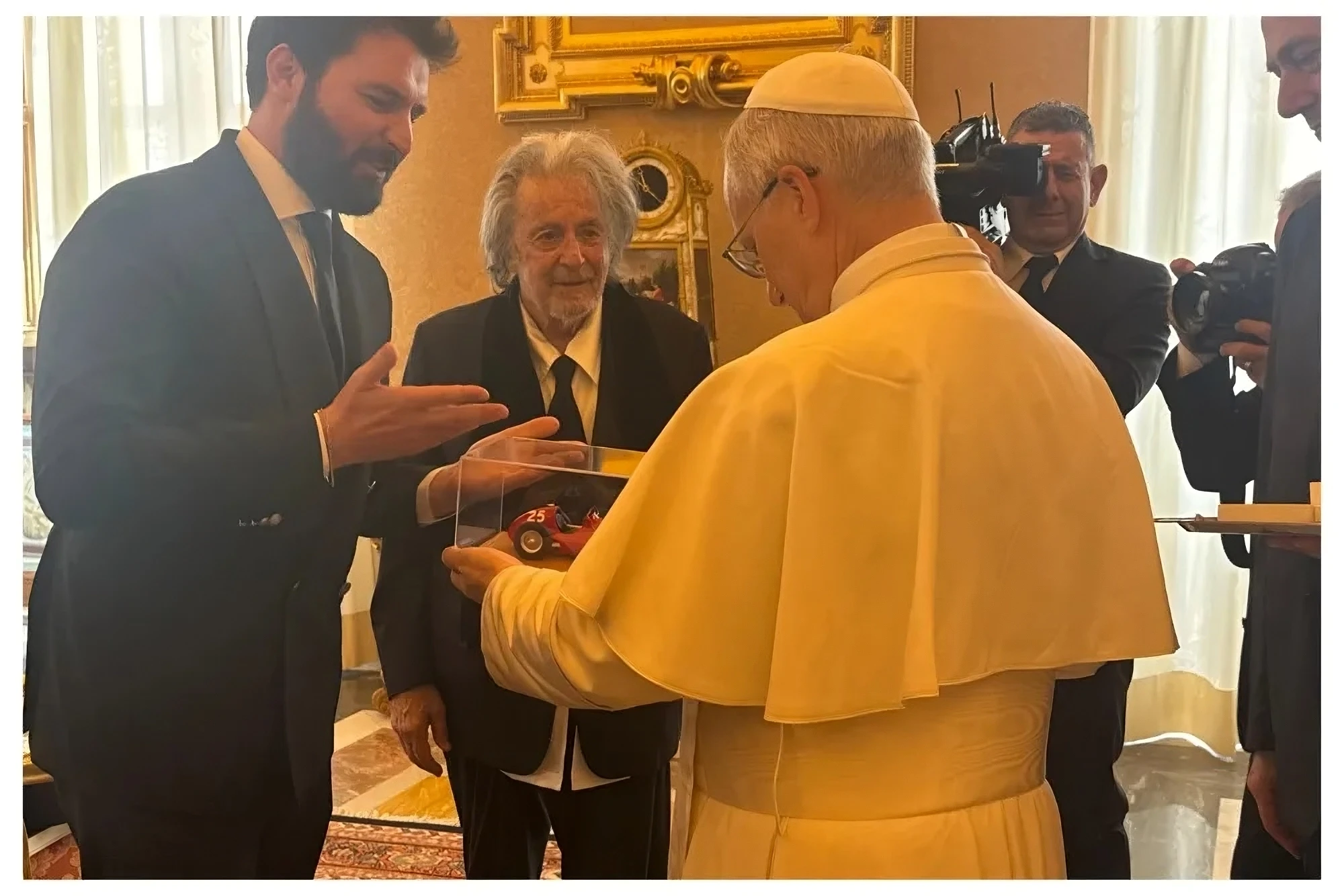 Famoso de Hollywood é recebido pelo Papa Leão XIV em encontro inédito no Vaticano