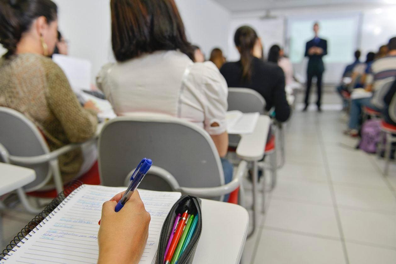 Educação.