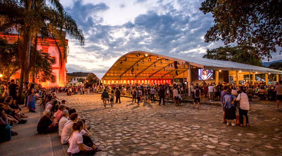 Edição da Festa Literária Internacional de Paraty no Centro Histório da cidade
