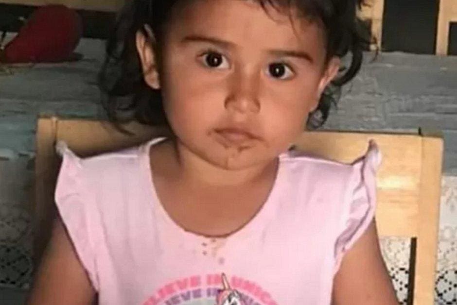 Menina acorda velório