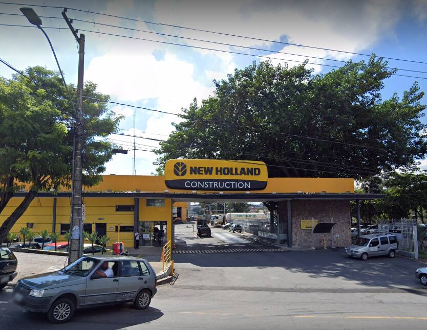 Trabalhador teria sido prensado pelos braços de um trator