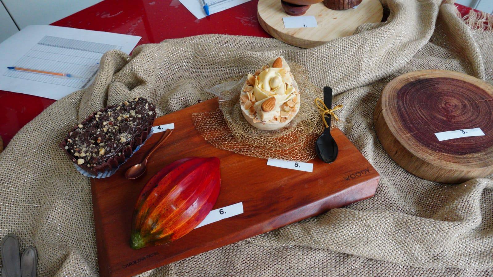 Mesa da degustação dos ovos de Páscoa 