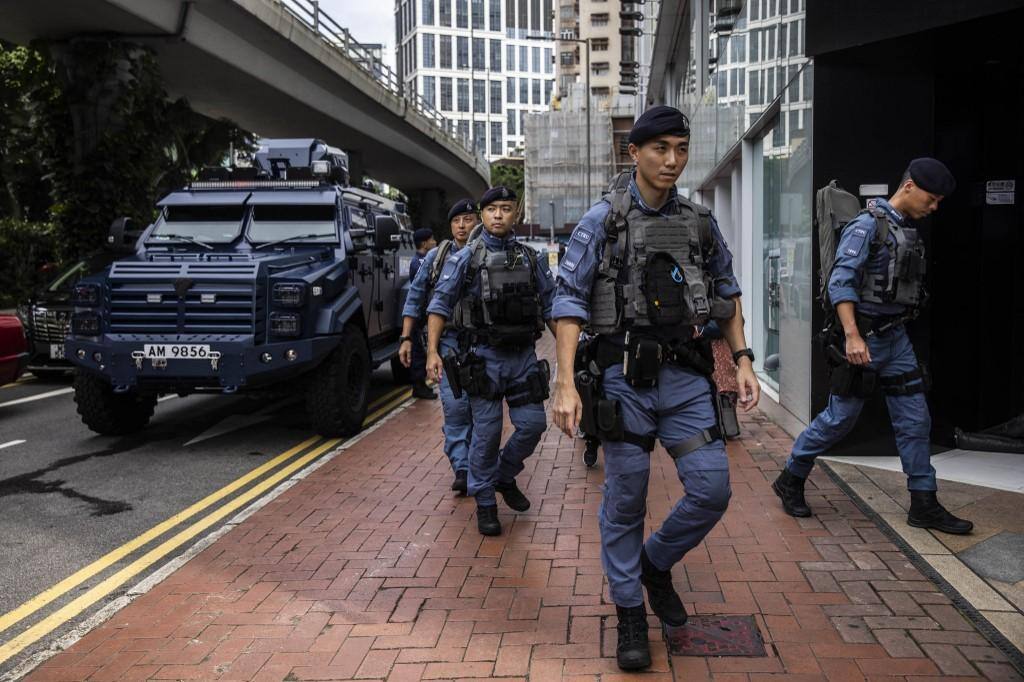 Policiais de Hong Kong