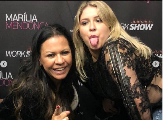 Marília Mendonça e a mãe