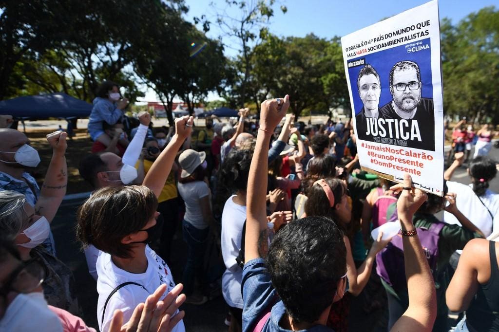 Moradores de Brasília protestam, neste domingo (19) por causa dos assassinatos de Bruno Pereira e Dom Phillips
