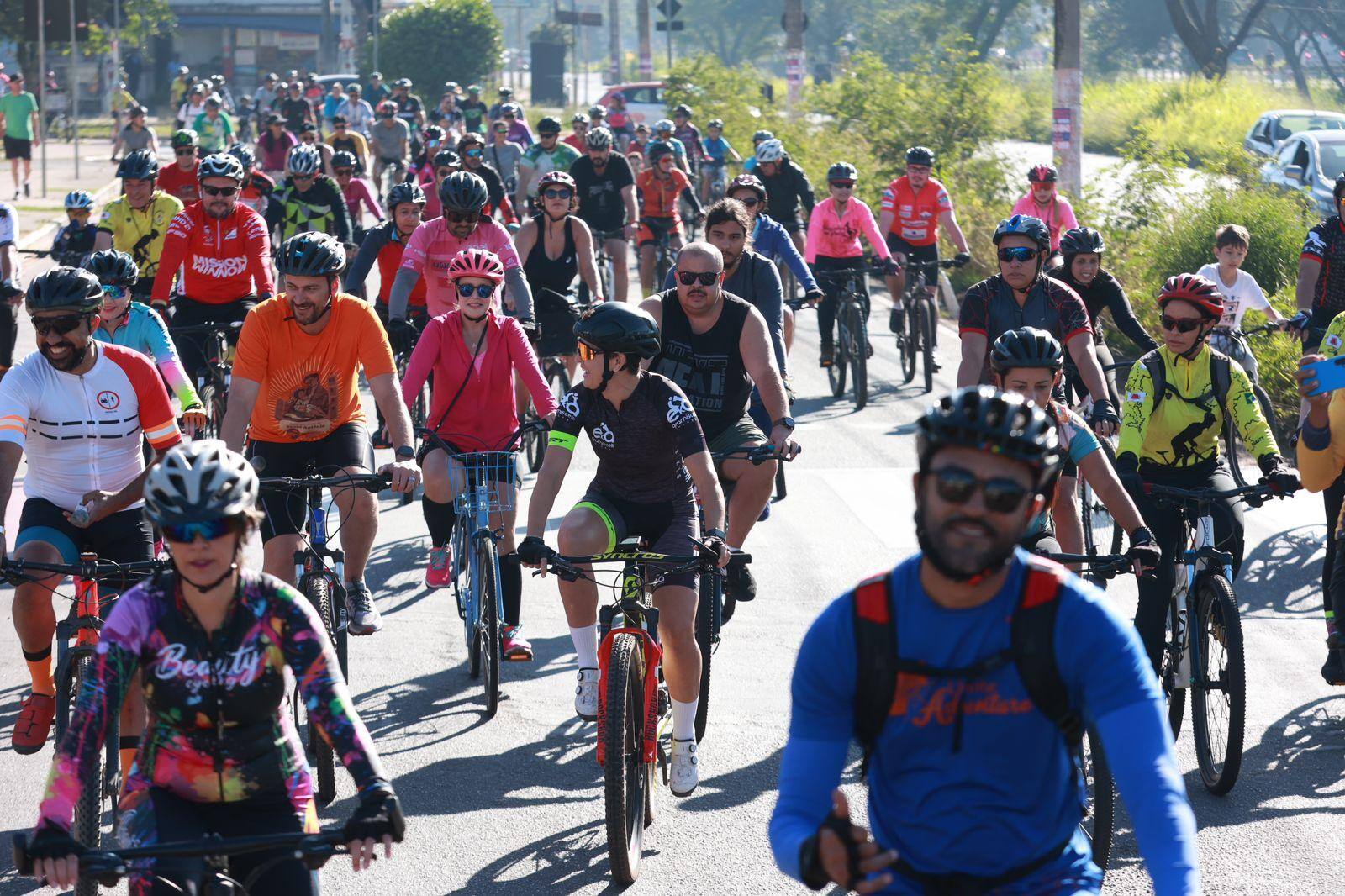 Passeio ciclístico da festa de Santo Antônio, em Betim