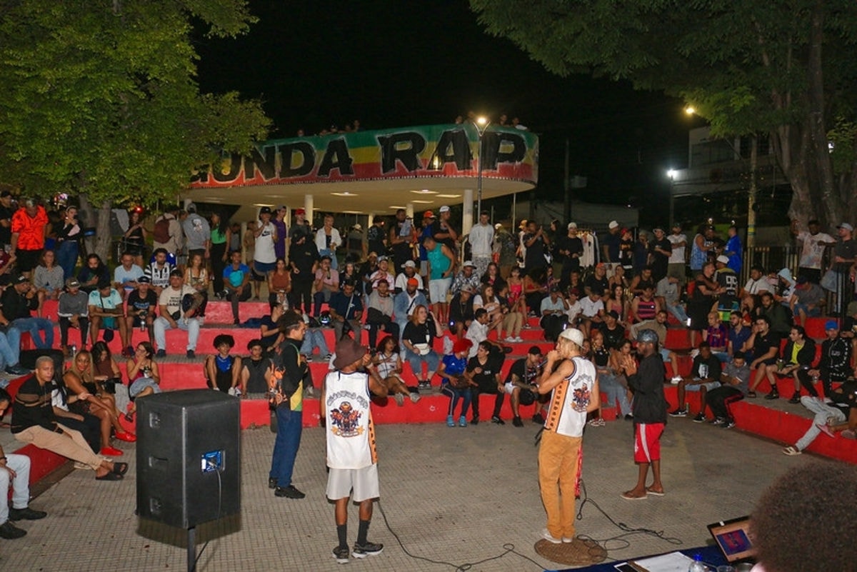 Segunda Rap propõe rima, cultura e reflexão nas noites de segunda-feira em Contagem 