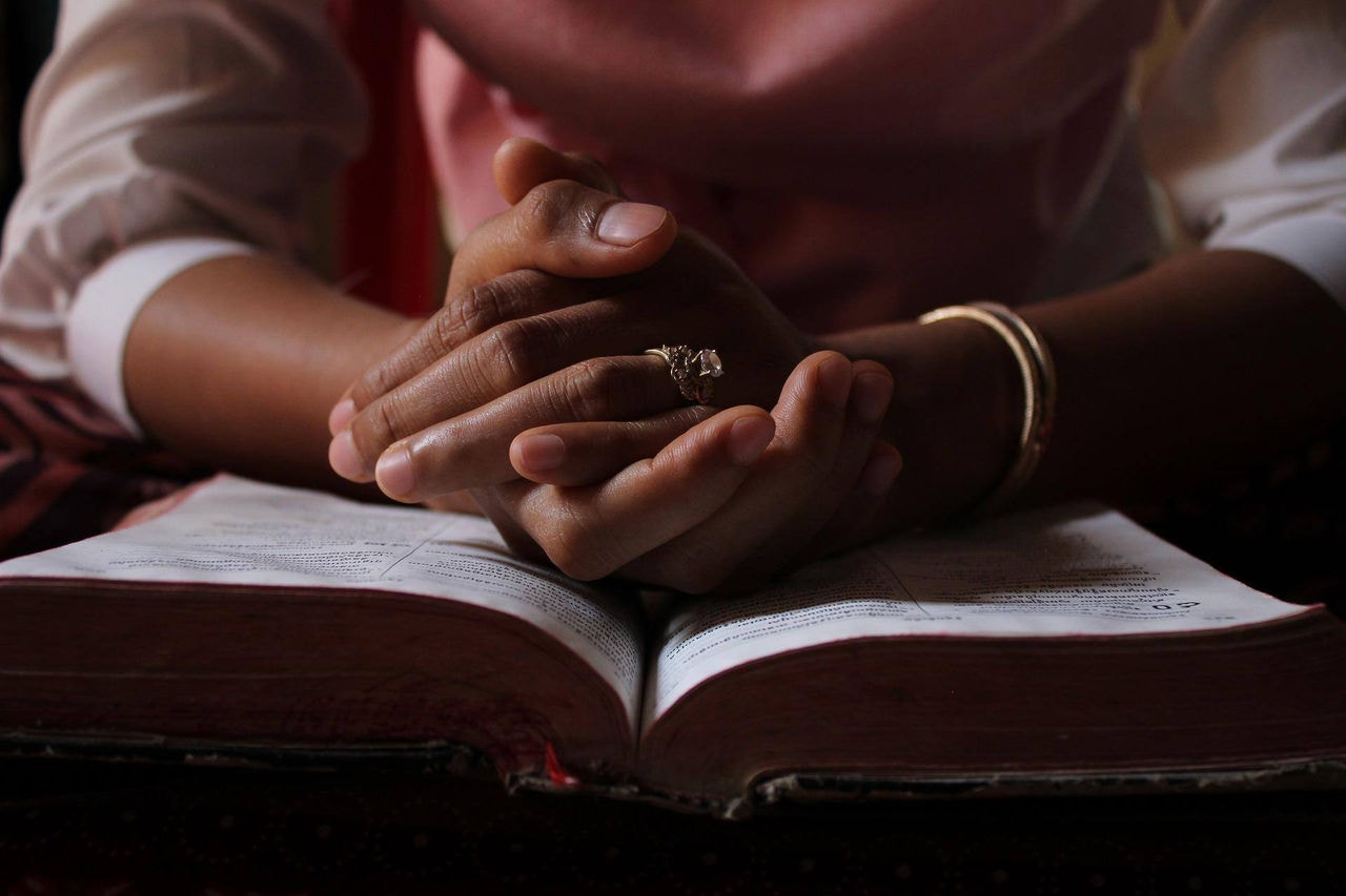 Oração - religião - igreja - fé - cristãos