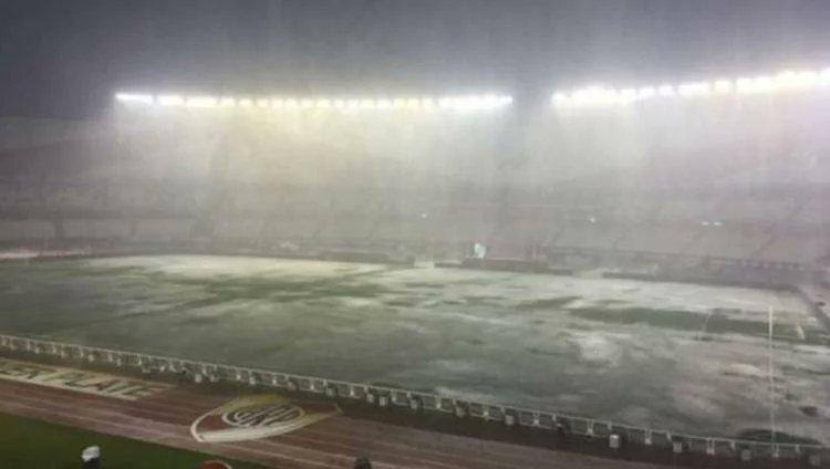Palco do 2º jogo da final, Monumental de Nuñez também está alagado
